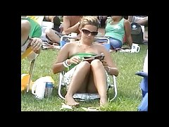 Leidenschaftliche schönheit in den blütenblättern von rosen laden sie porno-video winx