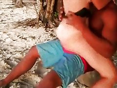Ihr hintern ist in der lage, auf vieles! porno fick in der schule