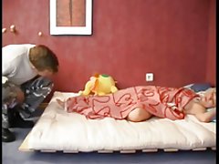 Madame liebt junge porno während ihr mann bei der arbeit