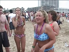 Blondie-minx teens sex-geschichten im dorf