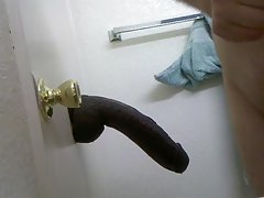 Angekettet mit handschellen und spielt mit seinen sehen omas porno videos